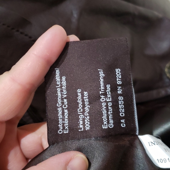 Danier - Picture 3 of 4